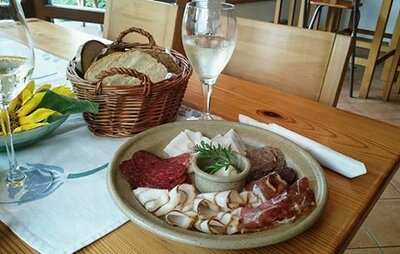 Schinken vom Turpolje- und Mangalitzawollschwein